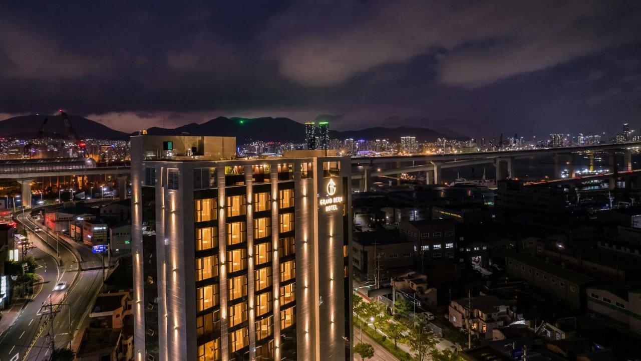 Yeongdo Grandbern Hotel Пусан Экстерьер фото