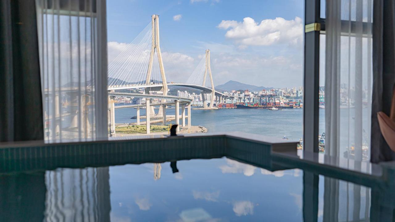 Yeongdo Grandbern Hotel Пусан Экстерьер фото