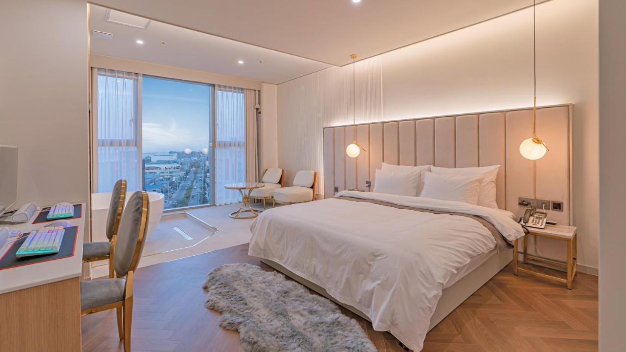 Yeongdo Grandbern Hotel Пусан Экстерьер фото